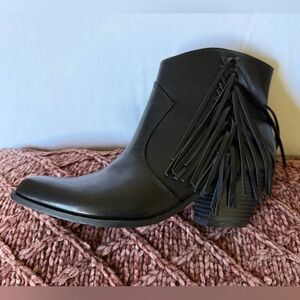 Women’s Indigo Black Leather Fringe Booties, Size 6.5